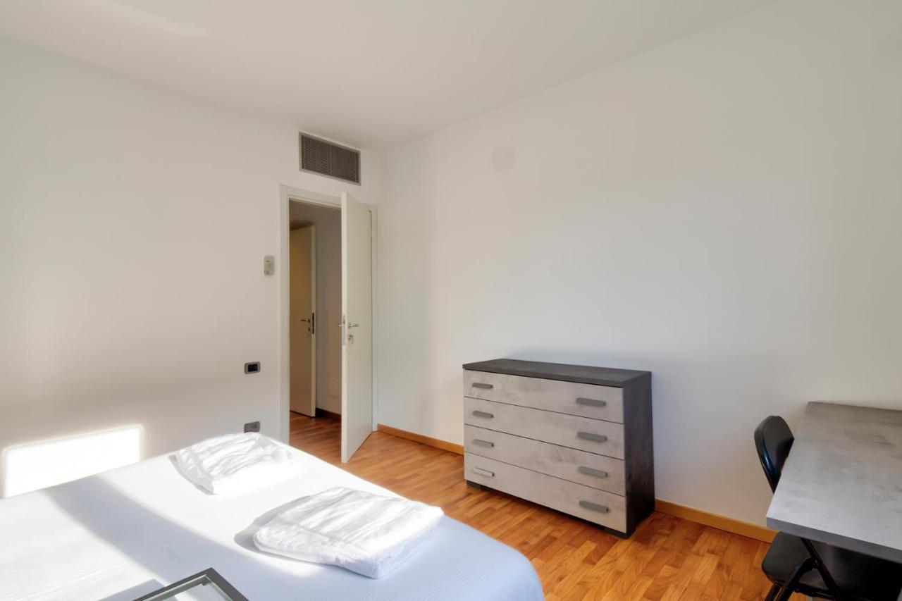 Apartmán Splendida Terrazza Su Arcimboldi - Milano Bicocca Exteriér fotografie