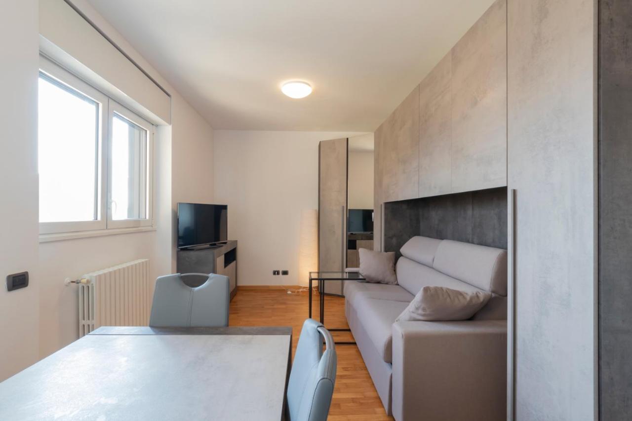 Apartmán Splendida Terrazza Su Arcimboldi - Milano Bicocca Exteriér fotografie